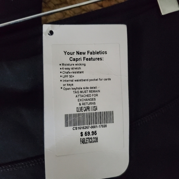 Fabletics NEW olive capri - Picture 6 of 9